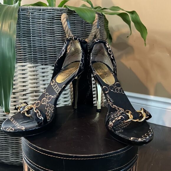 Guess sandals / Size 8 - Picture 10 of 15